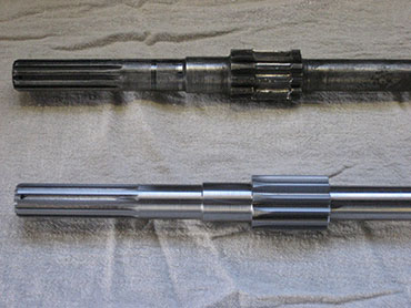 SPLINED (SPUR GEAR) SHAFT OLD VS NEW (CLOSE).JPG
